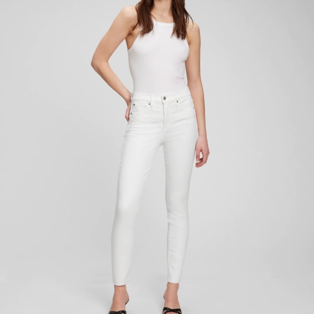 GAP White Mid Rise Skinny Jeans